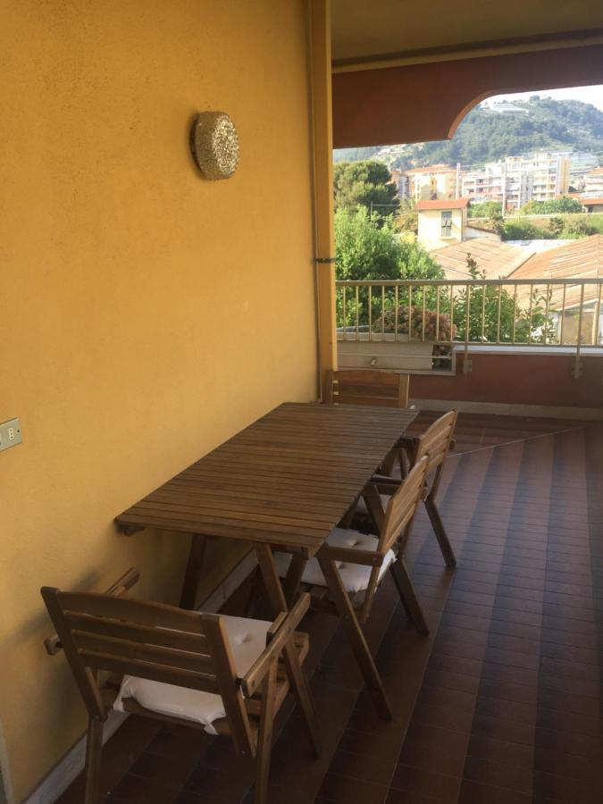 A Due Passi Dal Mare Διαμέρισμα Vallecrosia Εξωτερικό φωτογραφία